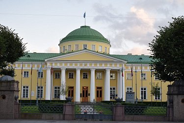 Законодатели России встречаются в Северной столице